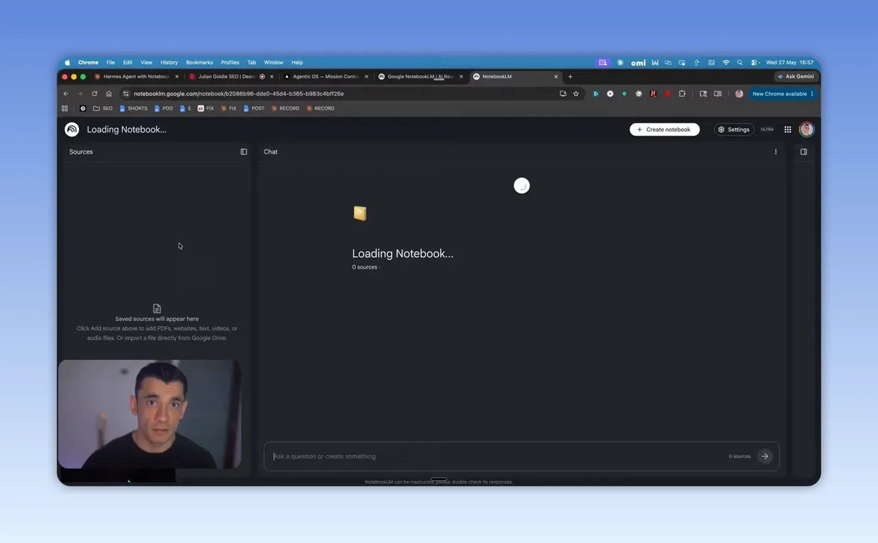 หน้าจอ NotebookLM แบบเข้มพร้อมพื้นที่สร้างโน้ตบุ๊กและแผงด้านขวา