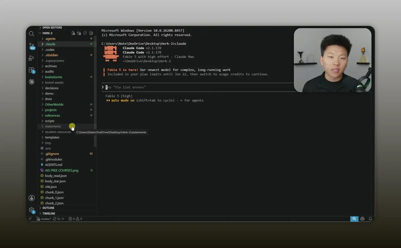หน้าจอ VS Code แสดงโครงสร้างโฟลเดอร์จำนวนมากทางซ้ายและไฟล์ข้อความบนพื้นหลังสีเข้ม