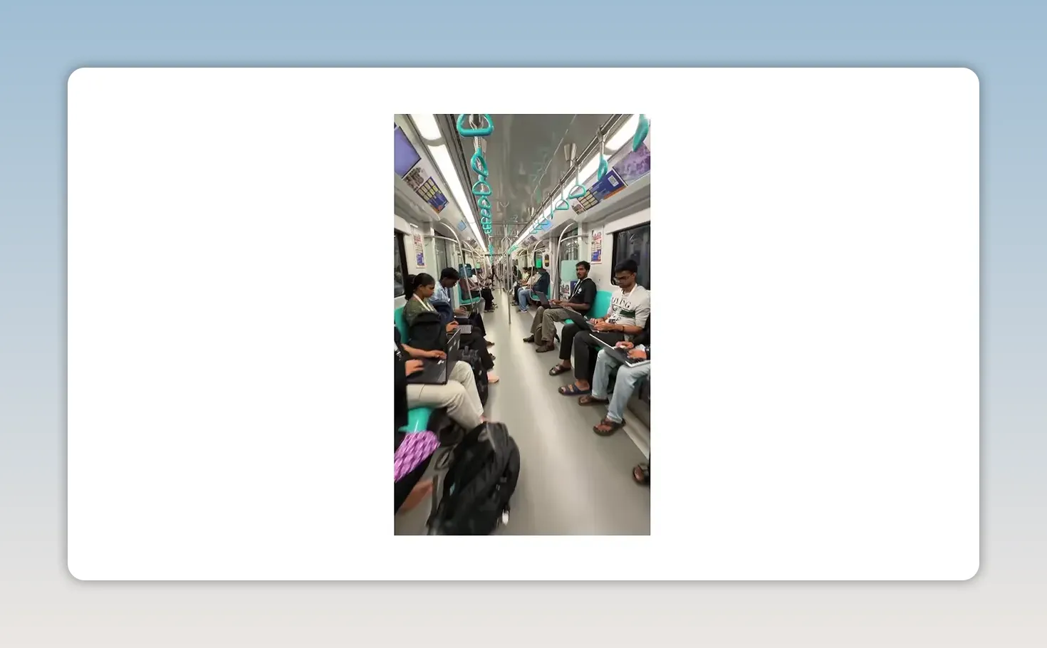 ภาพประกอบกิจกรรมชุมชน Codex บนรถไฟฟ้าในเมือง Kochi ตามคลิปต้นทาง