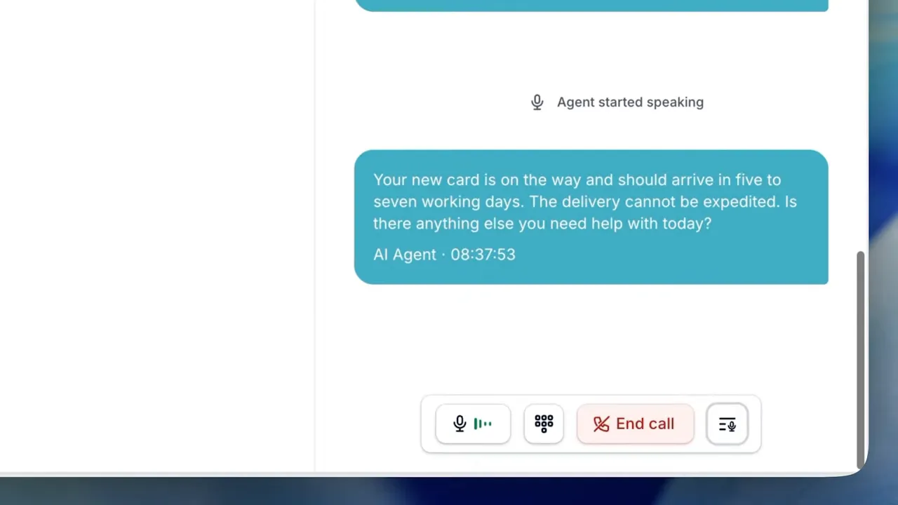 บทสนทนาในแชทของ AI agent ที่แจ้งสถานะและกำหนดเวลาการส่งบัตรทดแทน