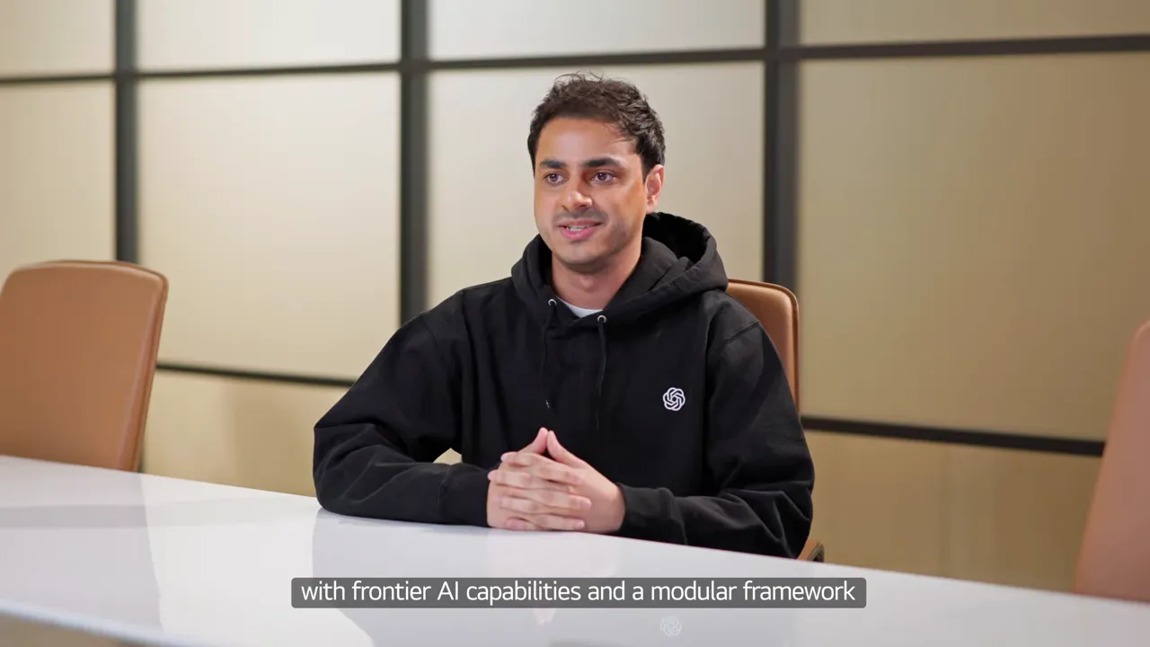 ผู้เชี่ยวชาญอธิบายการใช้ frontier AI capabilities และ modular framework ใน AICC