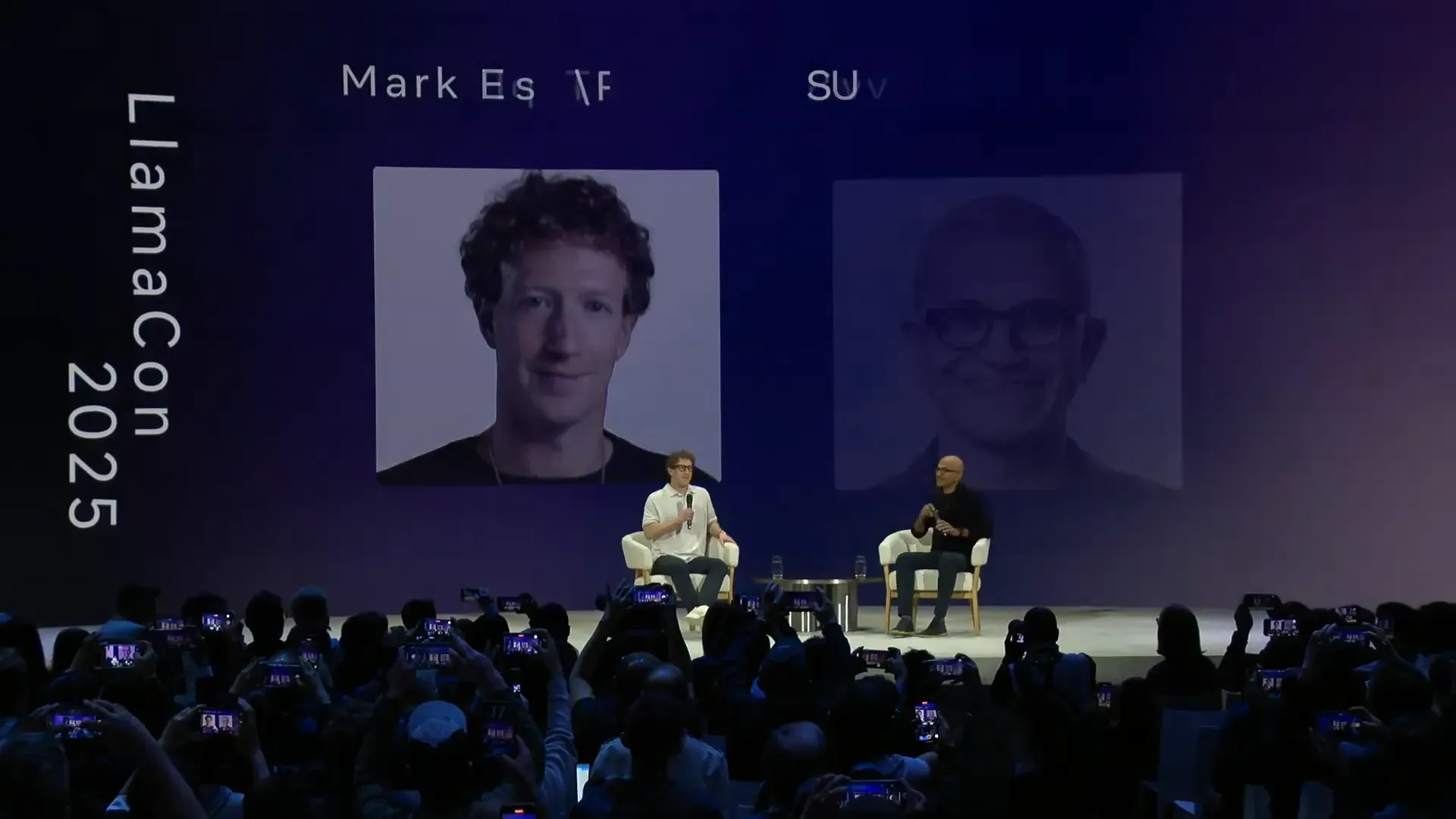 Mark Zuckerberg และ Satya Nadella บนเวที LlamaCon 2025