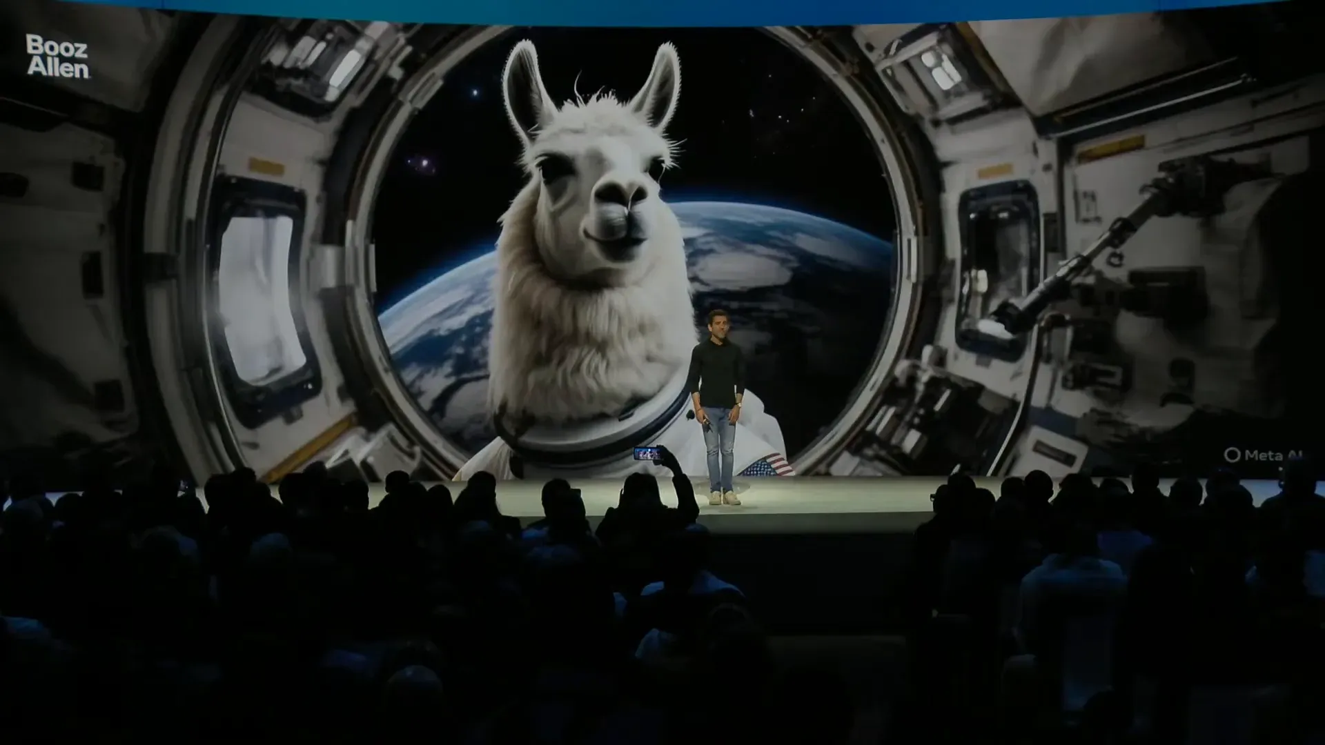 Llama ในสถานีอวกาศนานาชาติช่วยวิเคราะห์เอกสาร