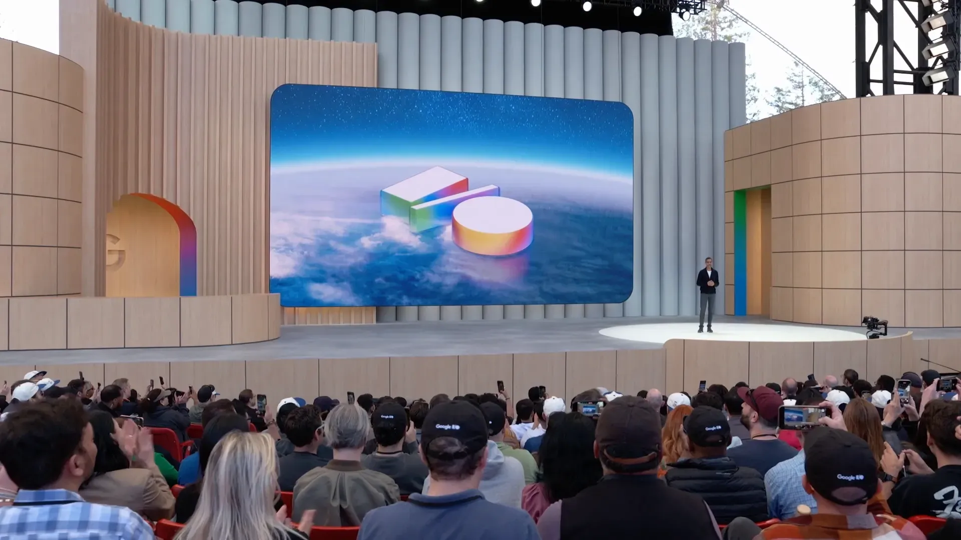 เวที Google IO 2025 ที่ Shoreline