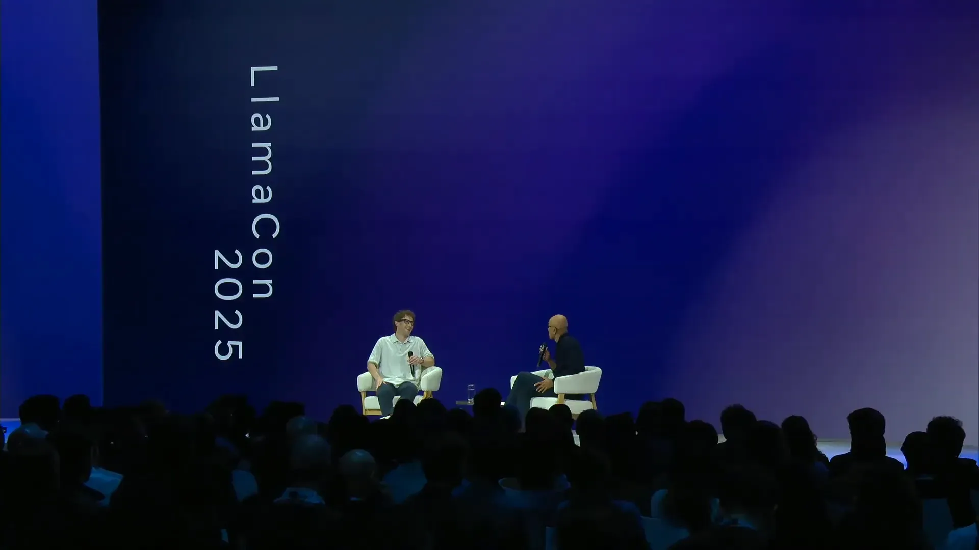 Satya Nadella แบ่งปันมุมมองอนาคตของ AI และการเปลี่ยนแปลง