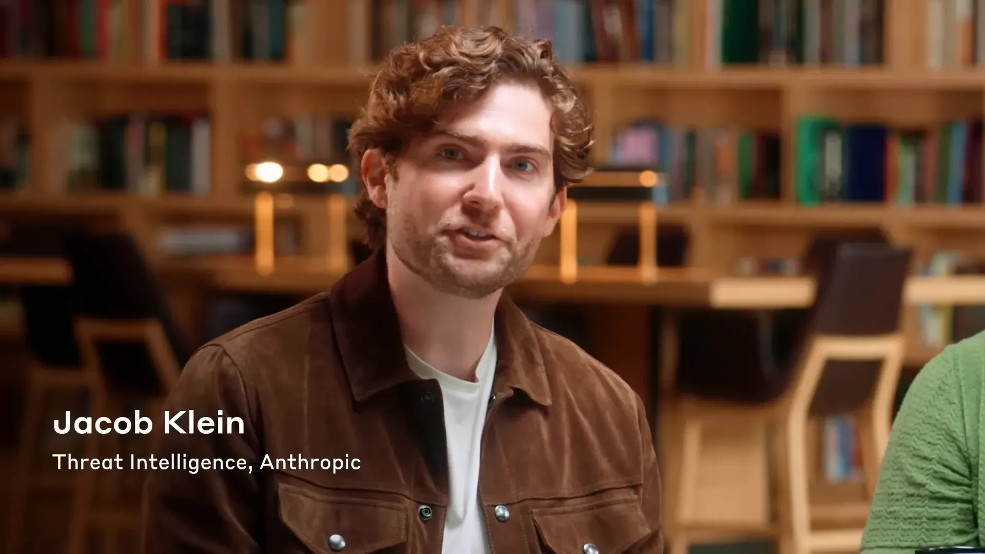 Jacob Klein ผู้นำทีมข่าวกรองภัยคุกคาม