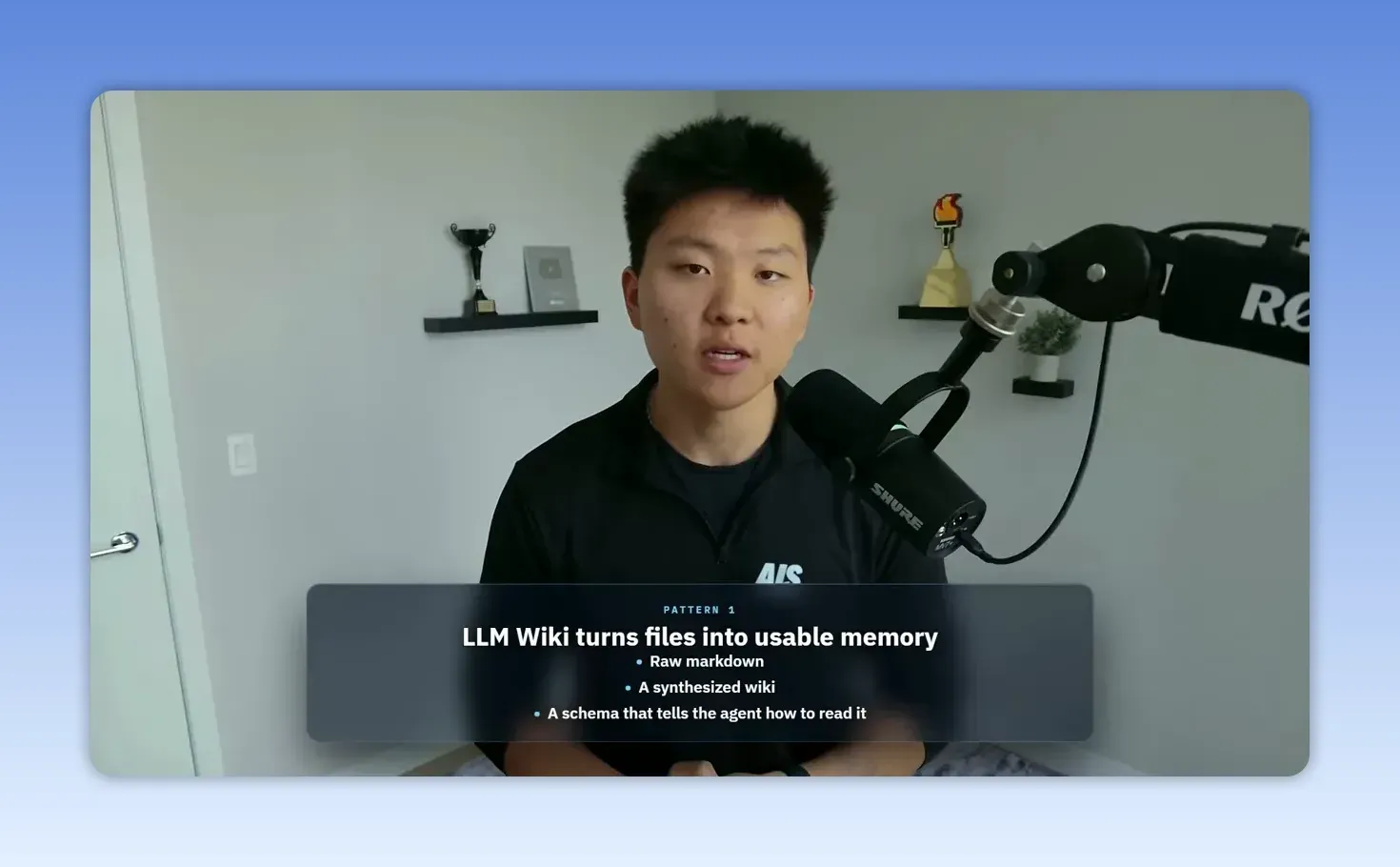 สไลด์สรุป LLM Wiki turns files into usable memory: raw markdown, synthesized wiki และ schema สำหรับ agent
